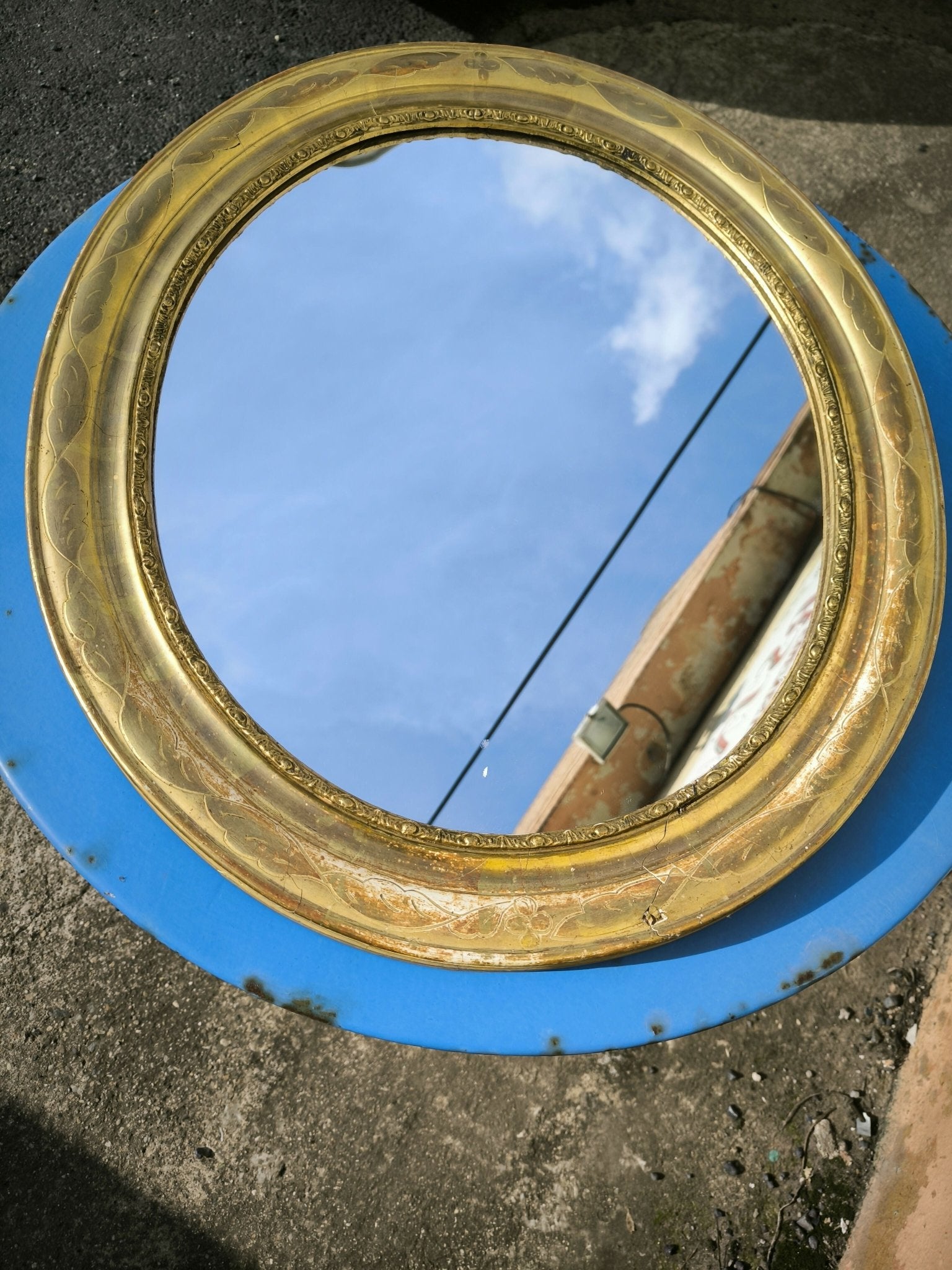 Miroir ovale doré à la feuille vers 1850 - Ethic Atelier