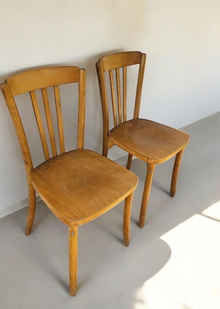 Paire de Chaises de Bistrot Monobloc – Authenticité et Charme - Ethic Atelier