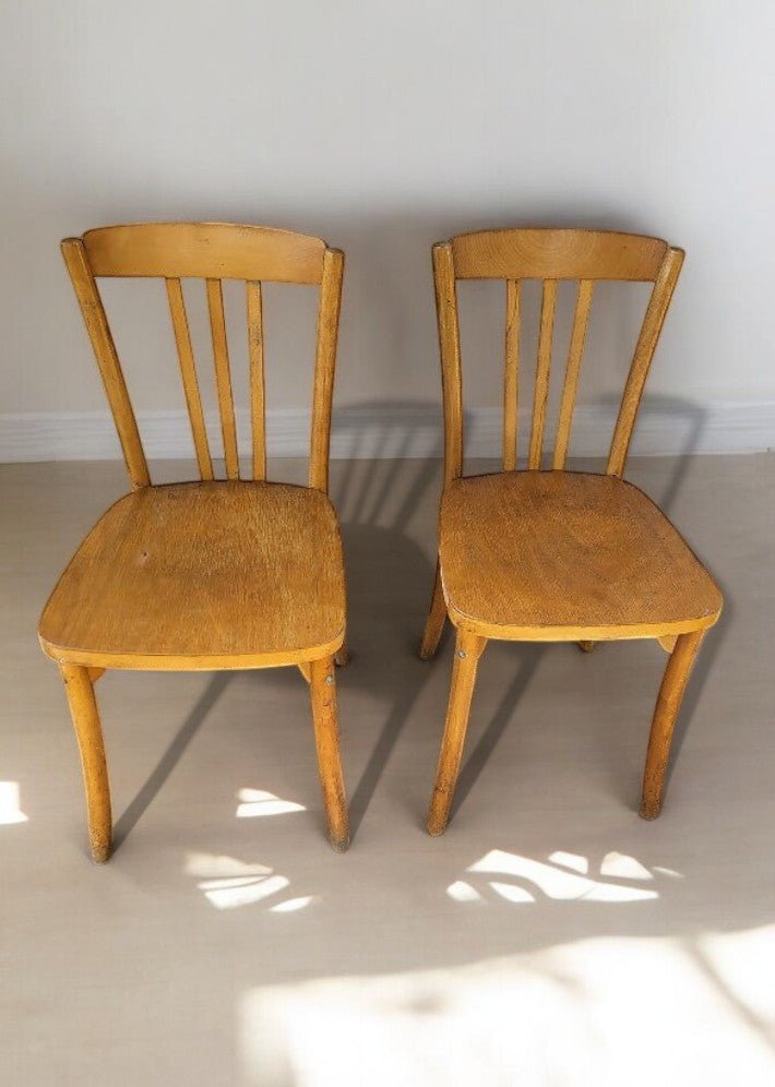 Paire de Chaises de Bistrot Monobloc – Authenticité et Charme - Ethic Atelier