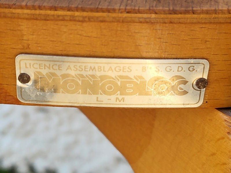 Paire de Chaises de Bistrot Monobloc – Authenticité et Charme - Ethic Atelier