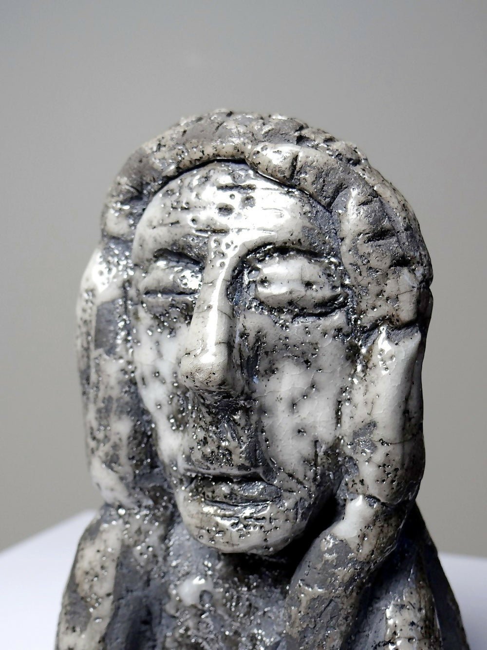 Petit buste d'homme Raku d'art émaillé vintage signé - Ethic Atelier