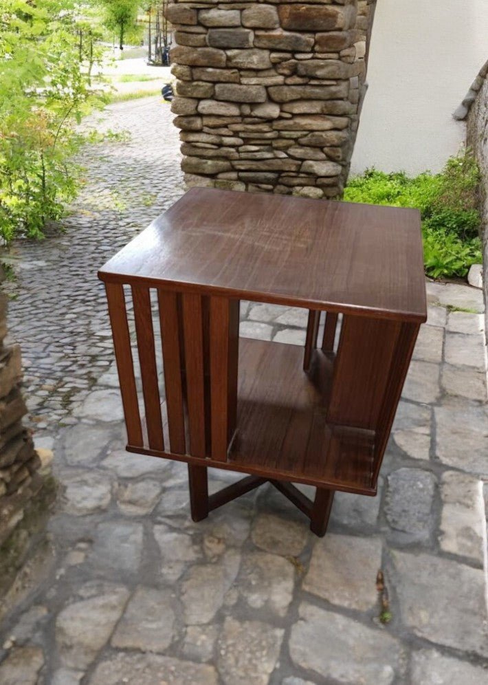 Petite bibliothèque Scandinave tournante en teck vers 1970 - Ethic Atelier