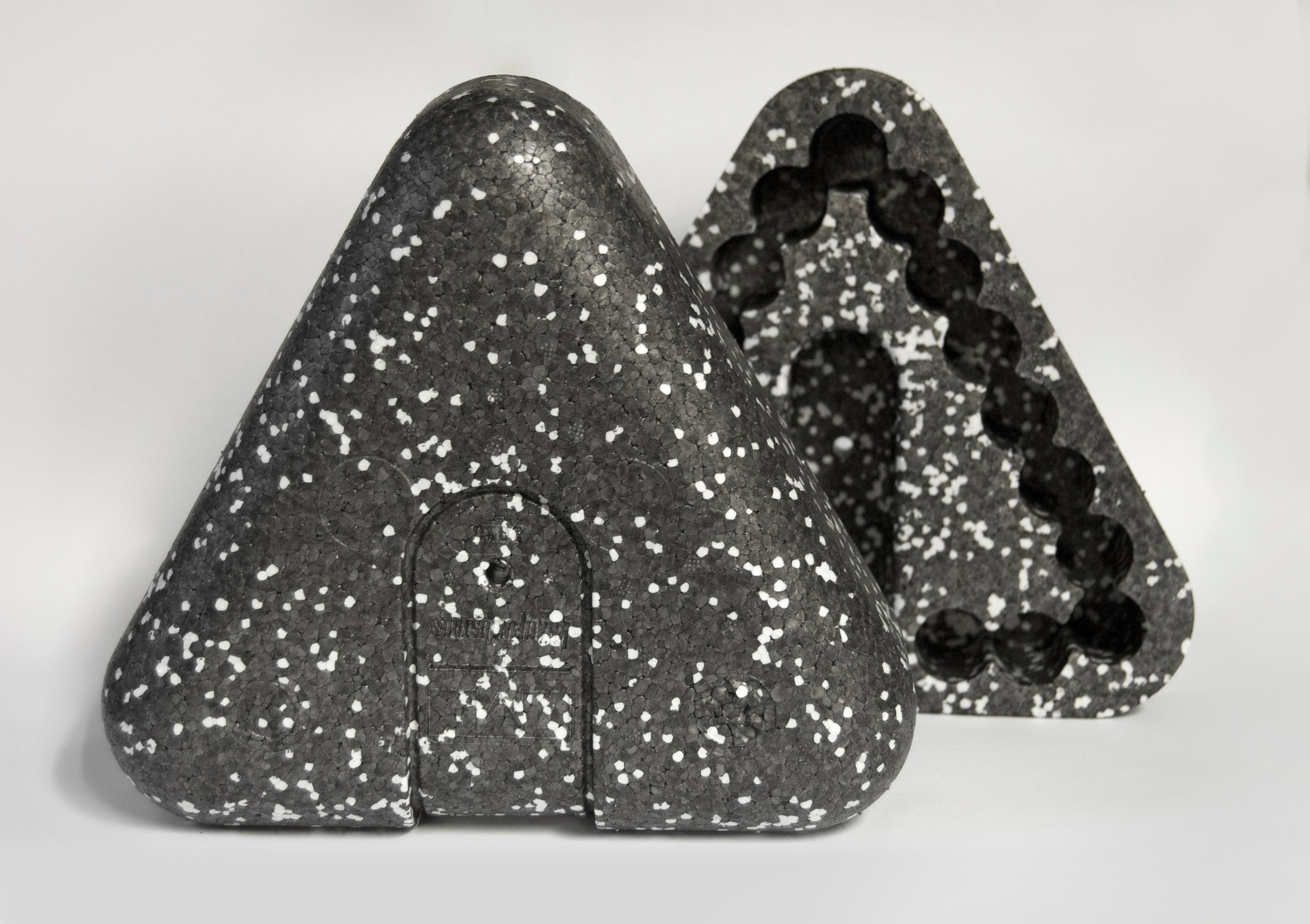 Lampes Polix en Néons Réemployés et Polystyrène Upcyclé