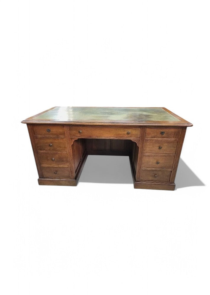 Bureau plat à 9 tiroirs en noyer avec plateau en cuir