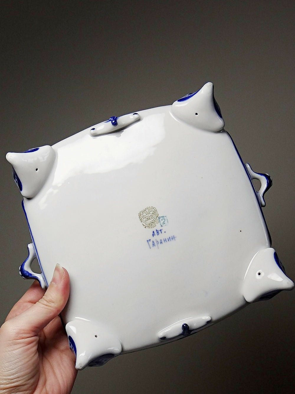 Rare et unique Echiquier de voyage porcelaine de Gzhel signé Yuri Garanin - Ethic Atelier