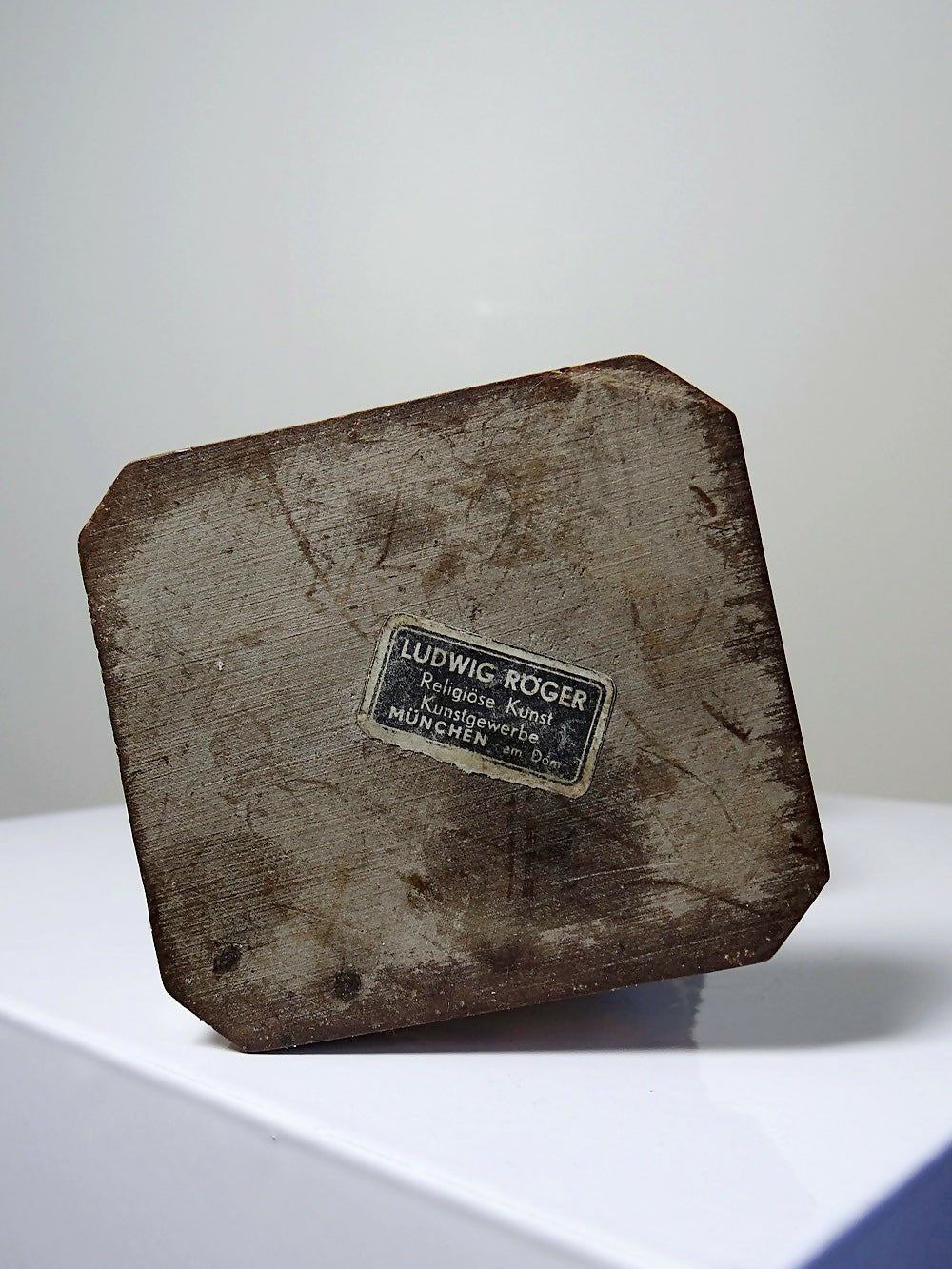 Sujet "La serveuse de bière" en bois sculpté Ludwig Roger Allemagne années 50 - Ethic Atelier