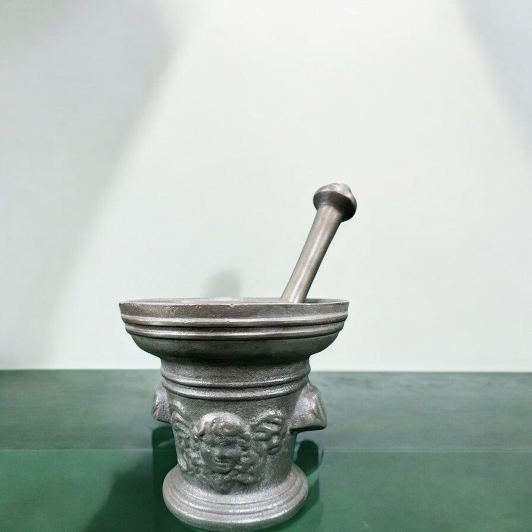 Superbe et Ancien Mortier avec son Pilon en Fonte Apothicaire N°3 - Ethic Atelier