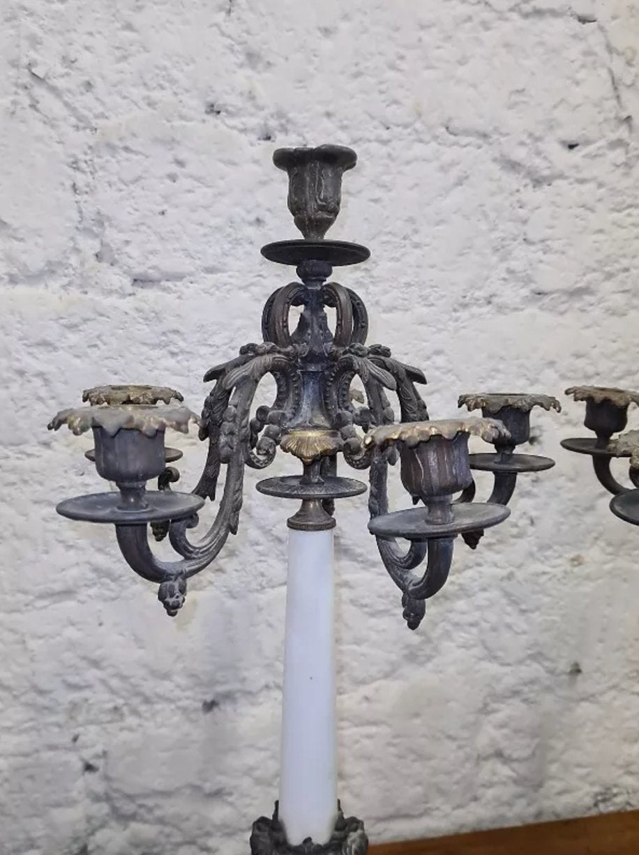 Superbe Paire de Chandeliers Candélabres en Régule Bronze et Porcelaine - Ethic Atelier