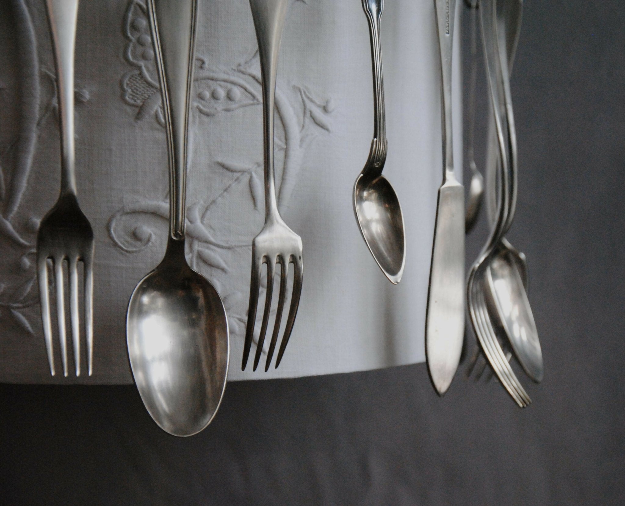 Suspension abat jour et argenterie "Knifes and forks" - Pièce unique - Ethic Atelier