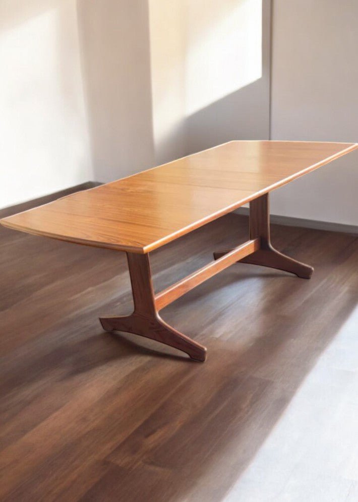 Table à manger en teck, conçue par Victor Wilkins pour G. Plan vers 1960 - Ethic Atelier