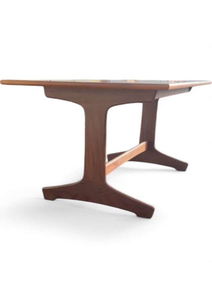 Table à manger en teck, conçue par Victor Wilkins pour G. Plan vers 1960 - Ethic Atelier