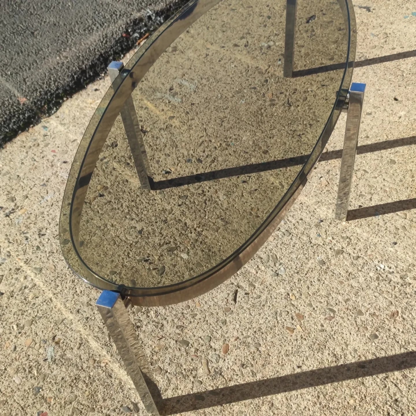 Table Basse Elliptique Vintage en Acier Chromé et Verre Fumé - Années 70 - Ethic Atelier