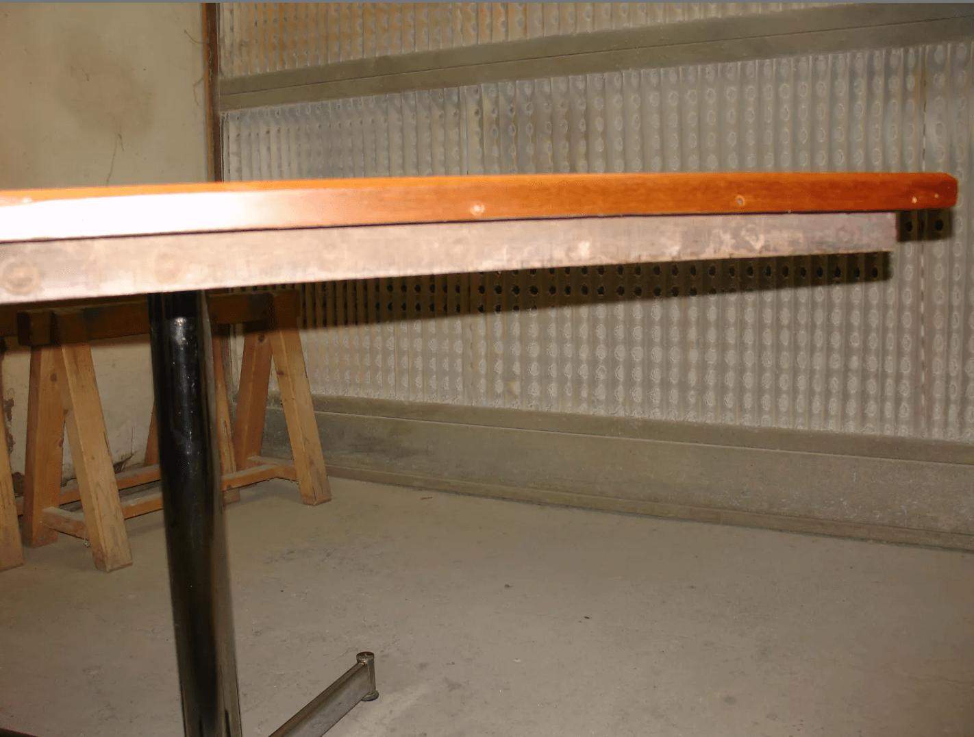 Table Carrée en Mosaïque de Bois Massif et Pied Chromé – Vers 1970 - Ethic Atelier