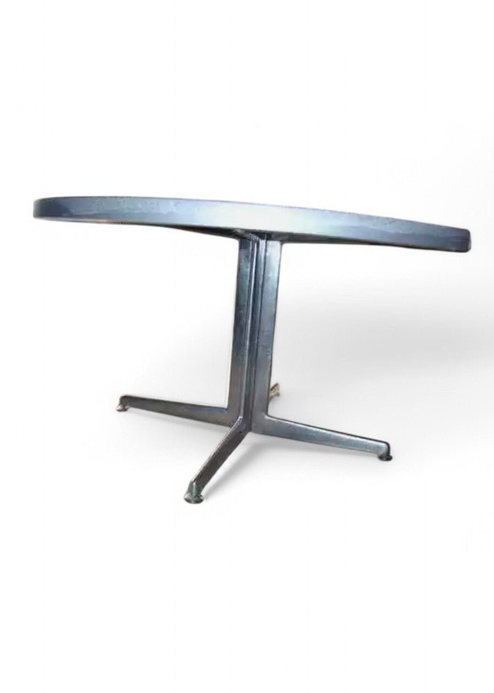 Table Herman Miller pour Mobilier International - Ethic Atelier