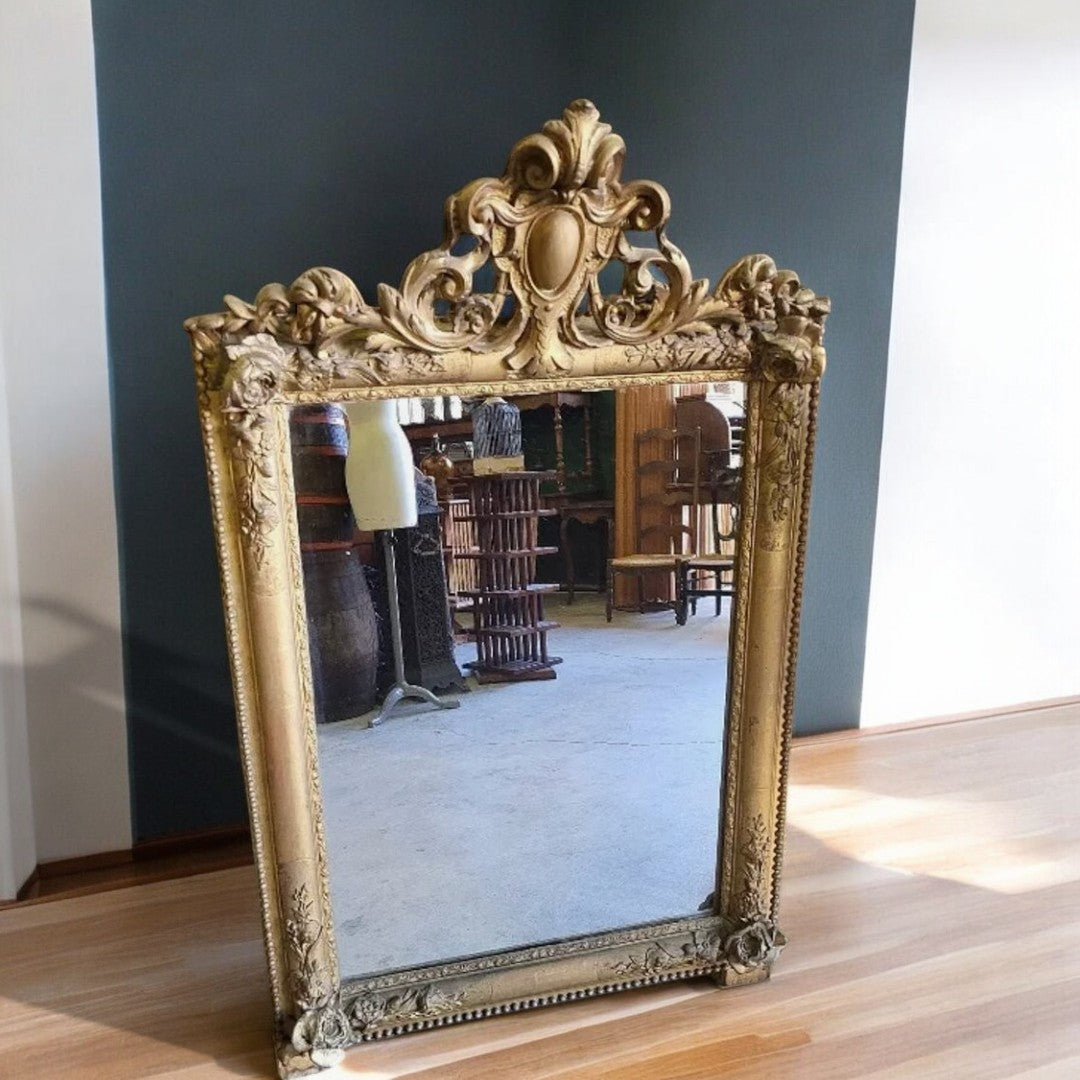 Joli Miroir Doré du XIXe Siècle