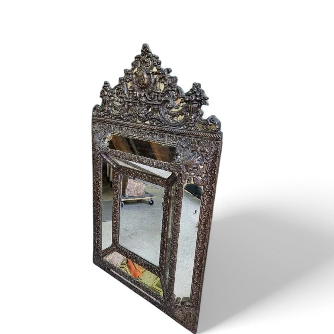 Magnifique Miroir à Parcloses en Laiton Repoussé - Style Louis XVI