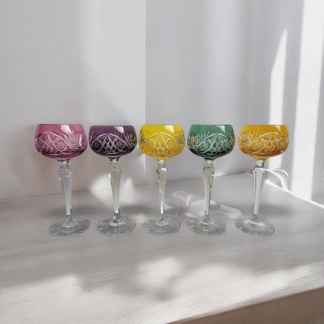 Magnifique Série de 5 Verres en Cristal de Couleur