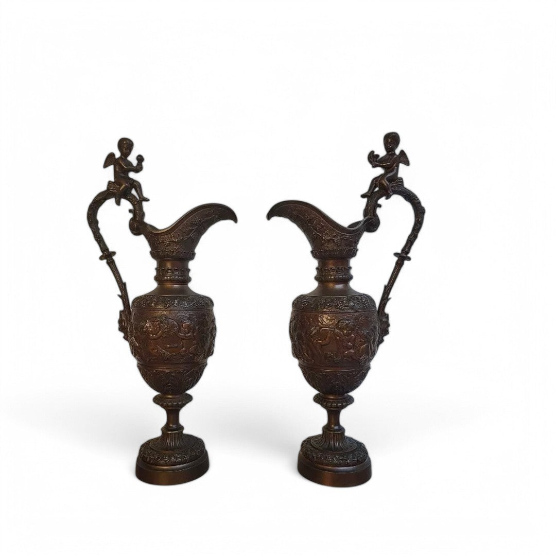 Paire d'Aiguières en Bronze