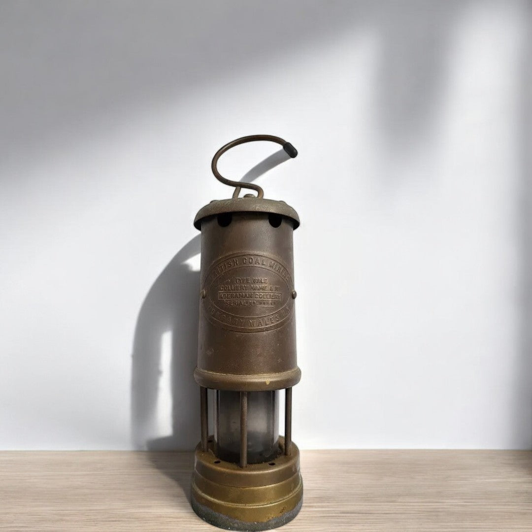 Superbe Lampe de Mineur - British Coal Mining Company Wales U.K
