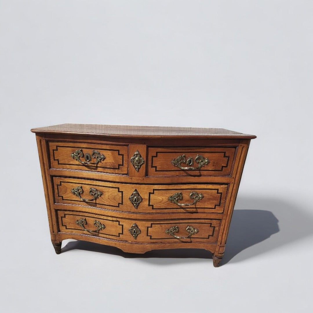 Exceptionnelle Commode Transition Louis XV Louis XVI en Merisier Massif - XVIIIe Siècle