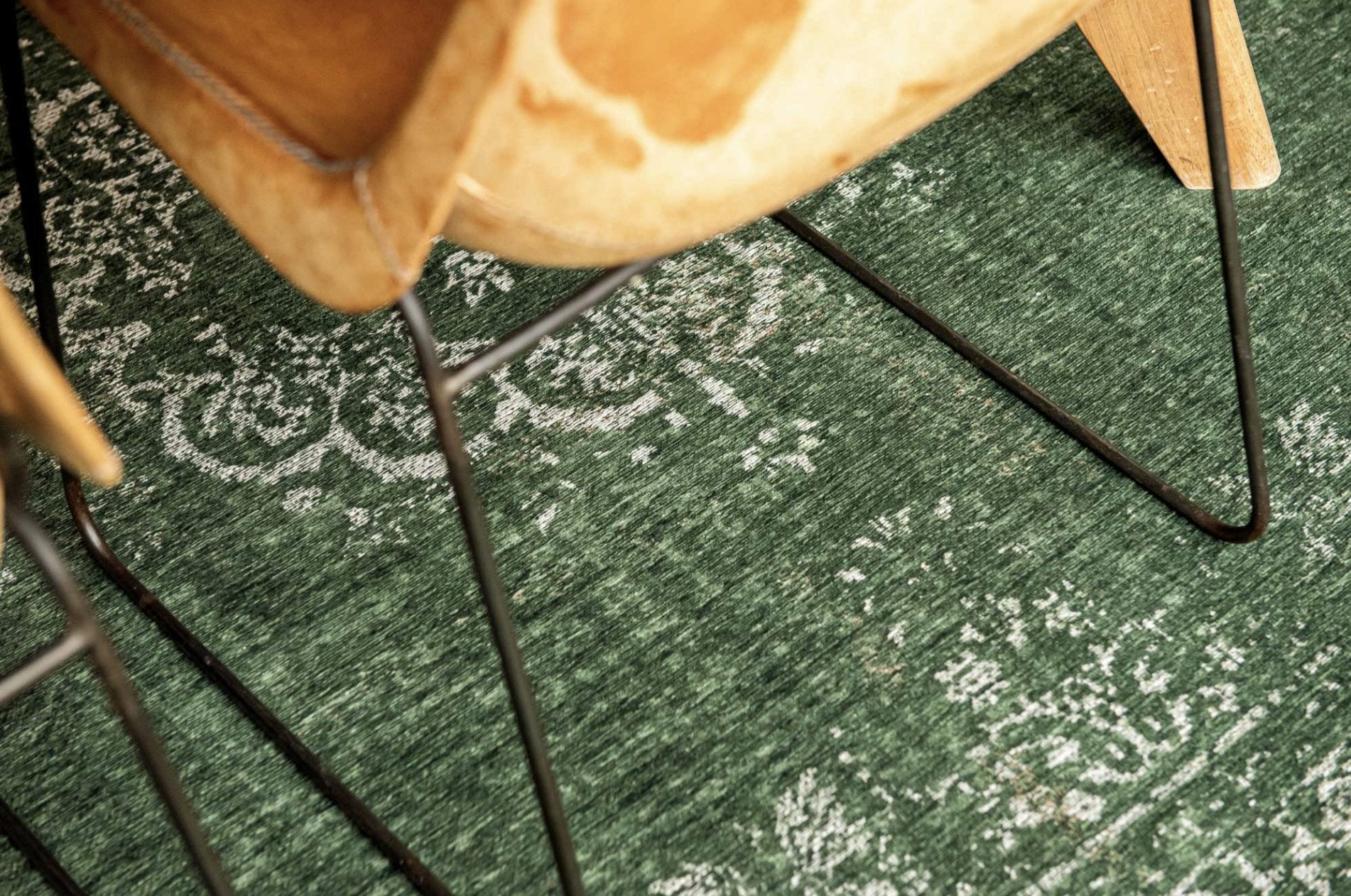 Tapis Fading World Forêt majestueuse : Un Voyage dans le Temps - Louis de Poortere - Ethic Atelier