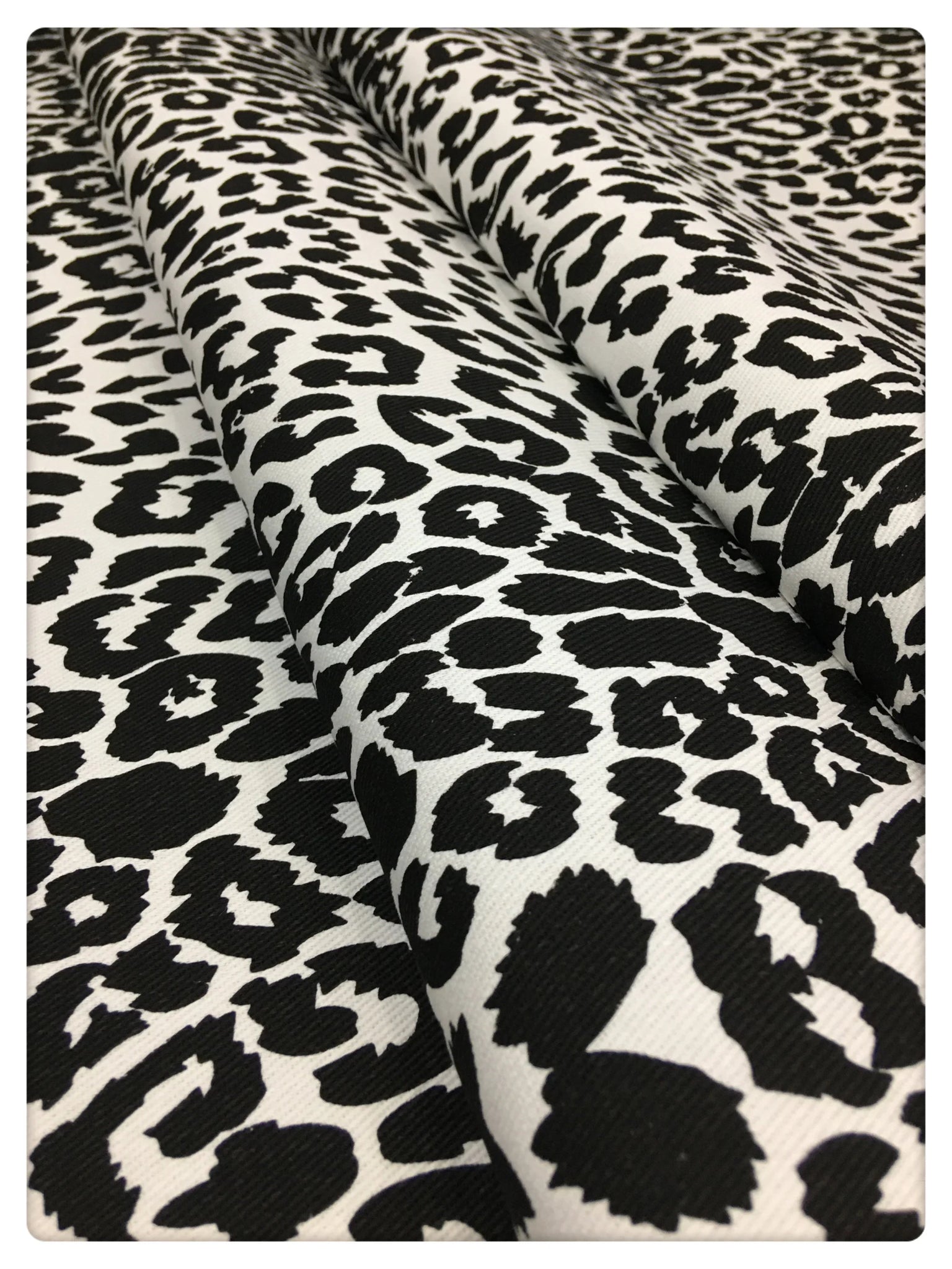 Tissu Jeans Imprimé Léopard "Élégance et Confort" - Ethic Atelier