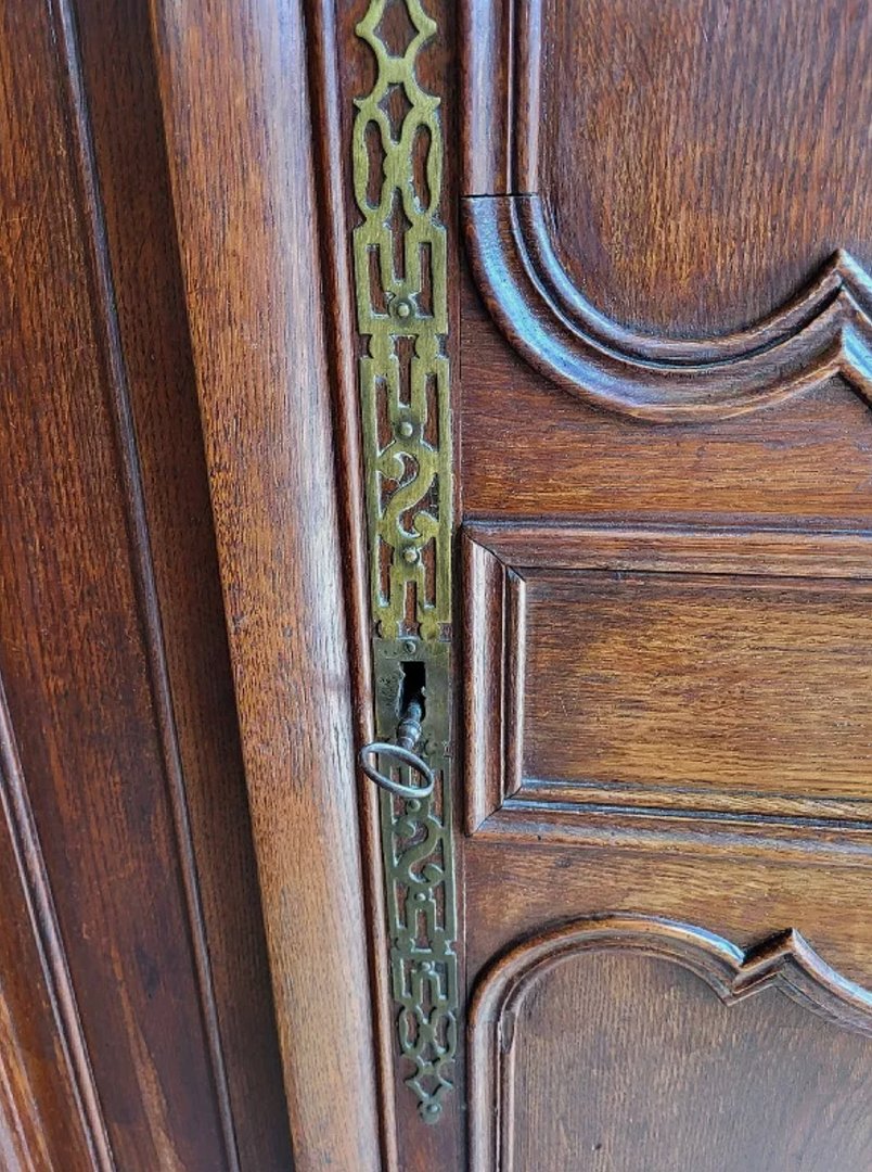 Très Belle Armoire Louis XIV - XVIIIe Siècle en Chêne - Ethic Atelier