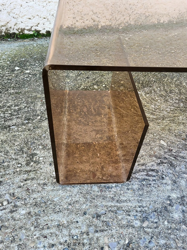 Très Belle Table Basse en Plexiglass Fumé Rosé Roche Bobois 1970 - Ethic Atelier