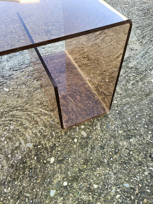 Très Belle Table Basse en Plexiglass Fumé Rosé Roche Bobois 1970 - Ethic Atelier