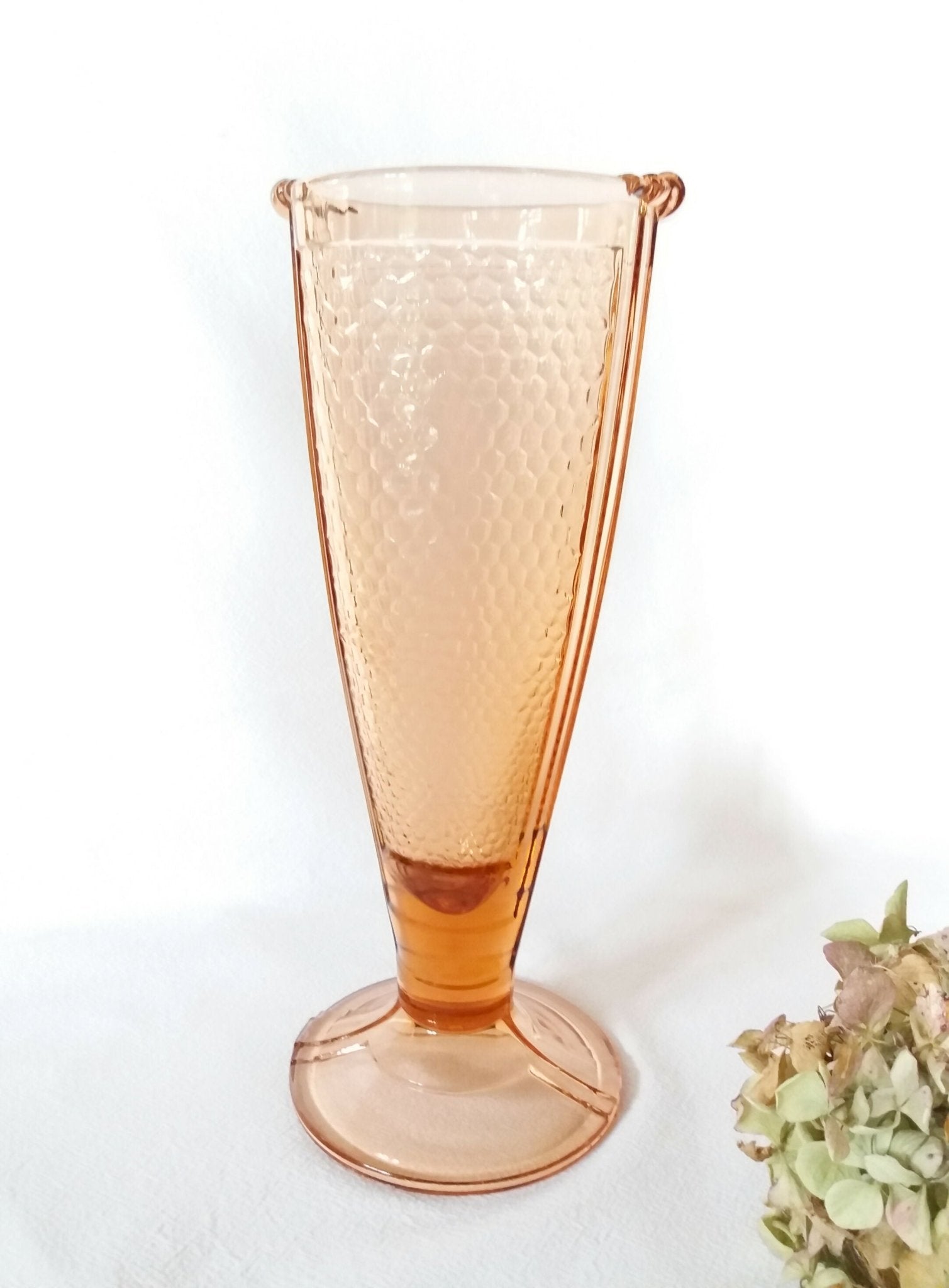 Vases en verre rose moulé préssé "Nids d'abeilles" Art déco - Ethic Atelier