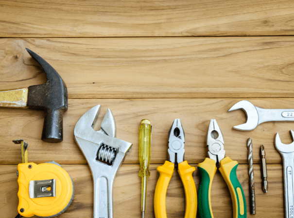 Quels sont les meilleurs produits pour restaurer un meuble en bois ancien ? - Ethic Atelier