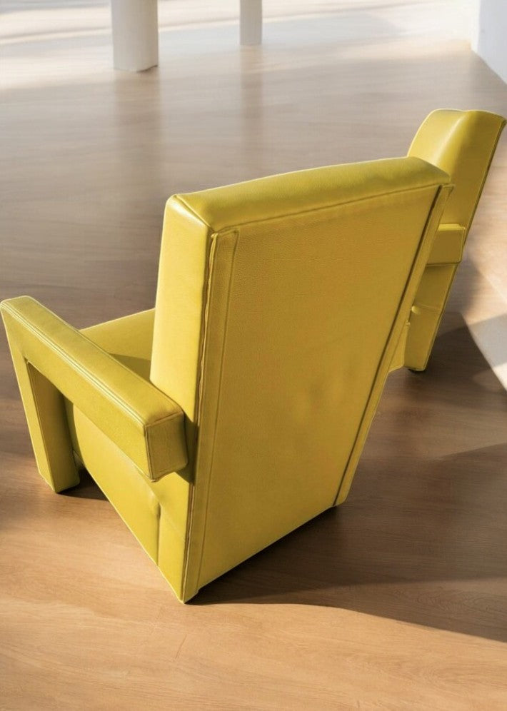 Paire de Fauteuils en Cuir Jaune Soleil Modèle Utrecht par Gerrit Thomas Rietveld – Vers 1980