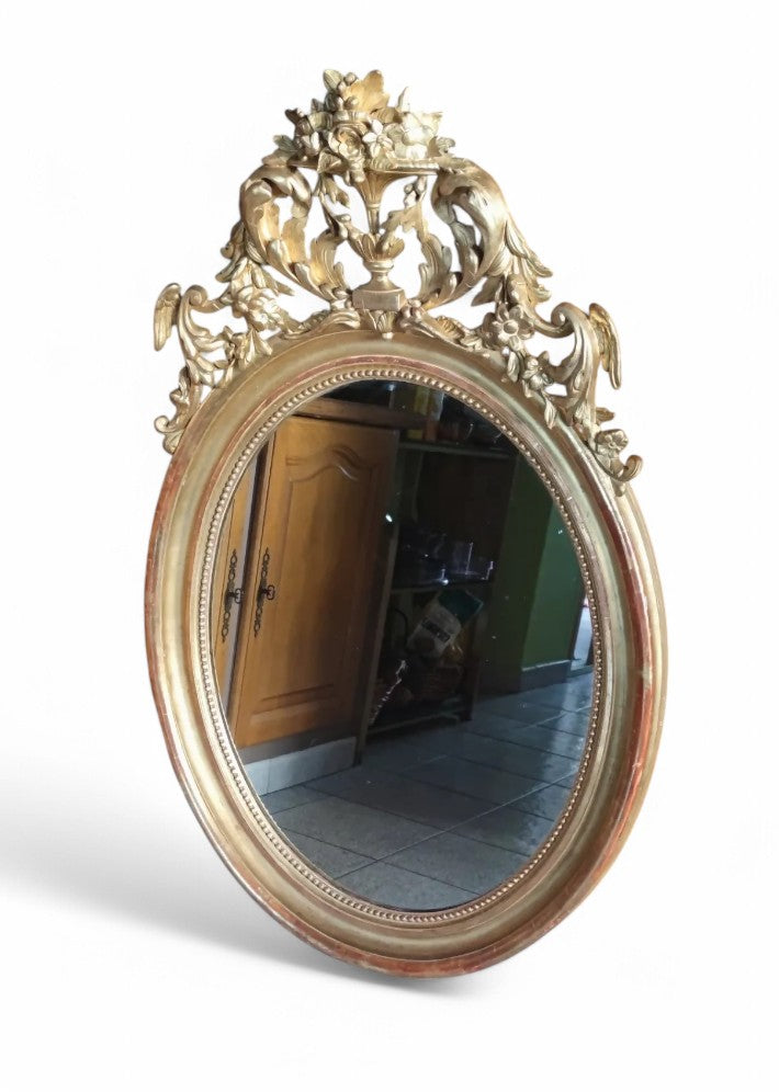 Miroir doré à la feuille en médaillon vers 1850/60