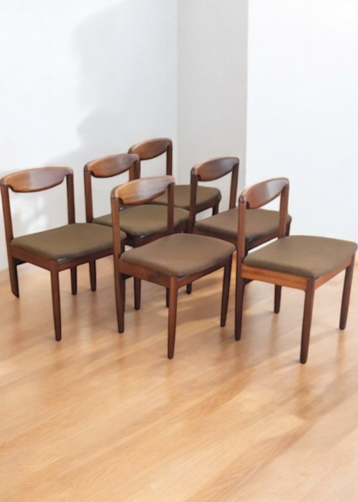 Série de 6 chaises en teck, conçue par Victor Wilkins pour G. Plan vers 1960