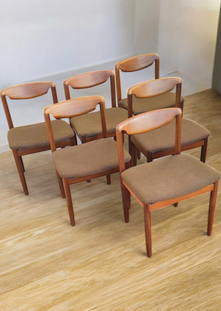 Série de 6 chaises en teck, conçue par Victor Wilkins pour G. Plan vers 1960