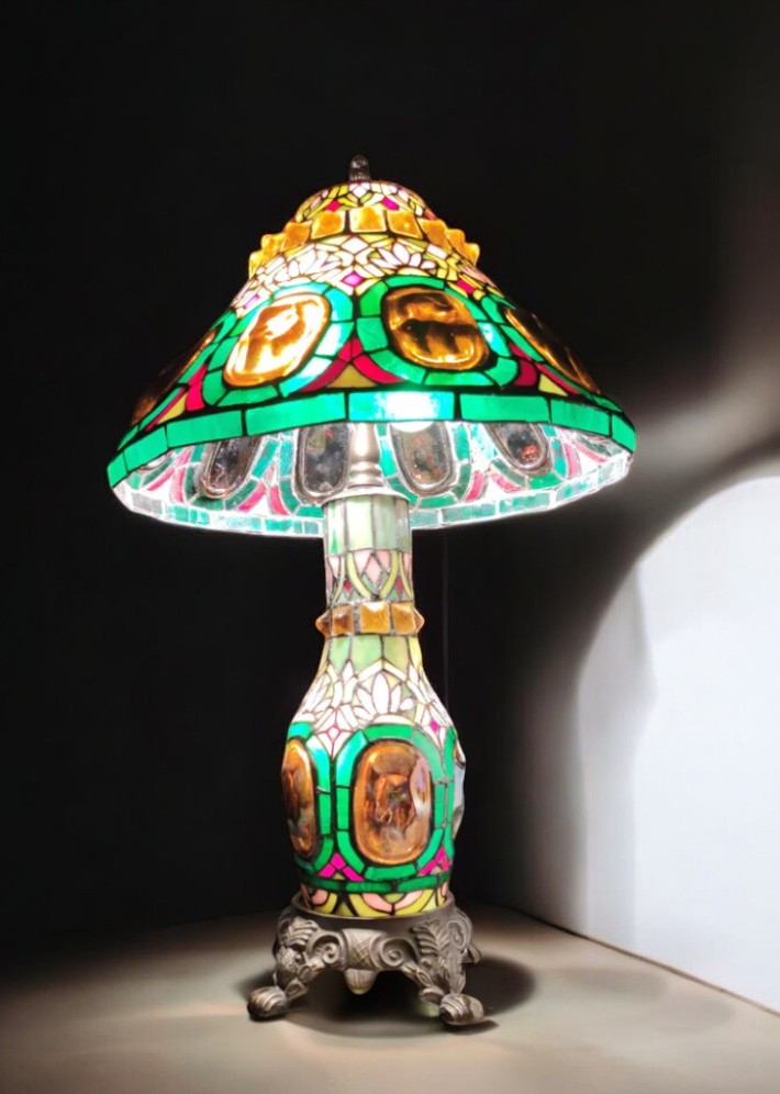 Grande Lampe en Mosaïque de Verre Façon Vitrail Style Art Déco