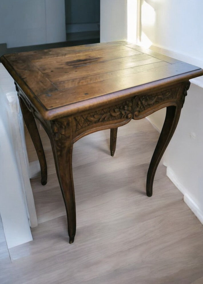 Petite Table de Changeur en Noyer du XVIIIème Siècle