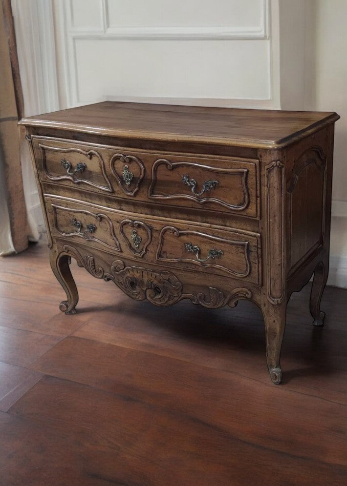 Commode Sauteuse en Aulne de Style Provençal