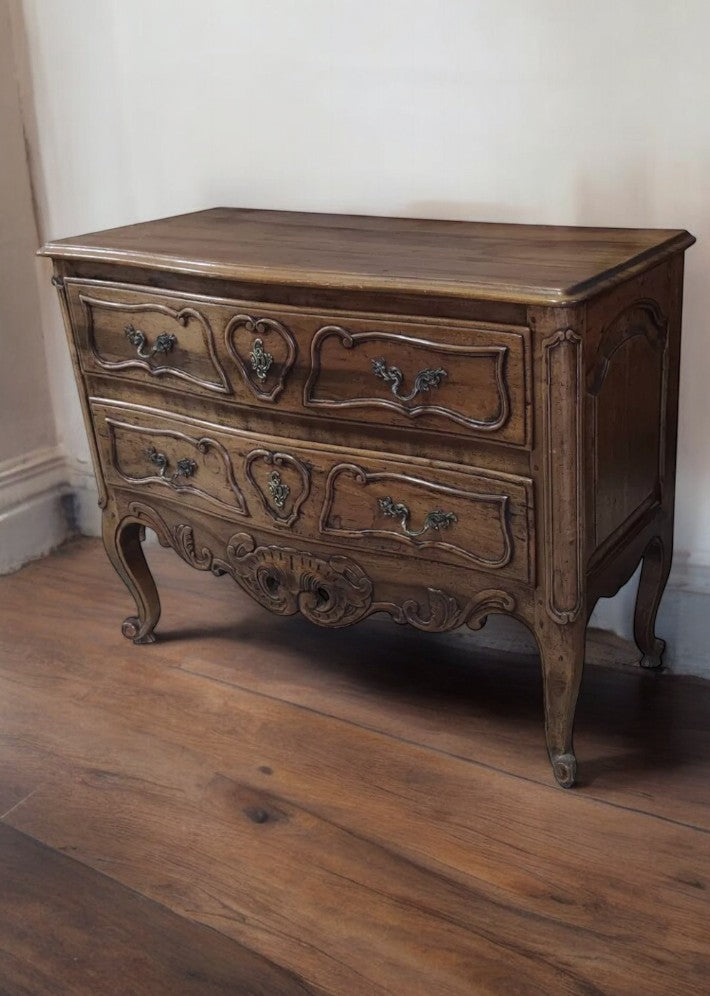 Commode Sauteuse en Aulne de Style Provençal