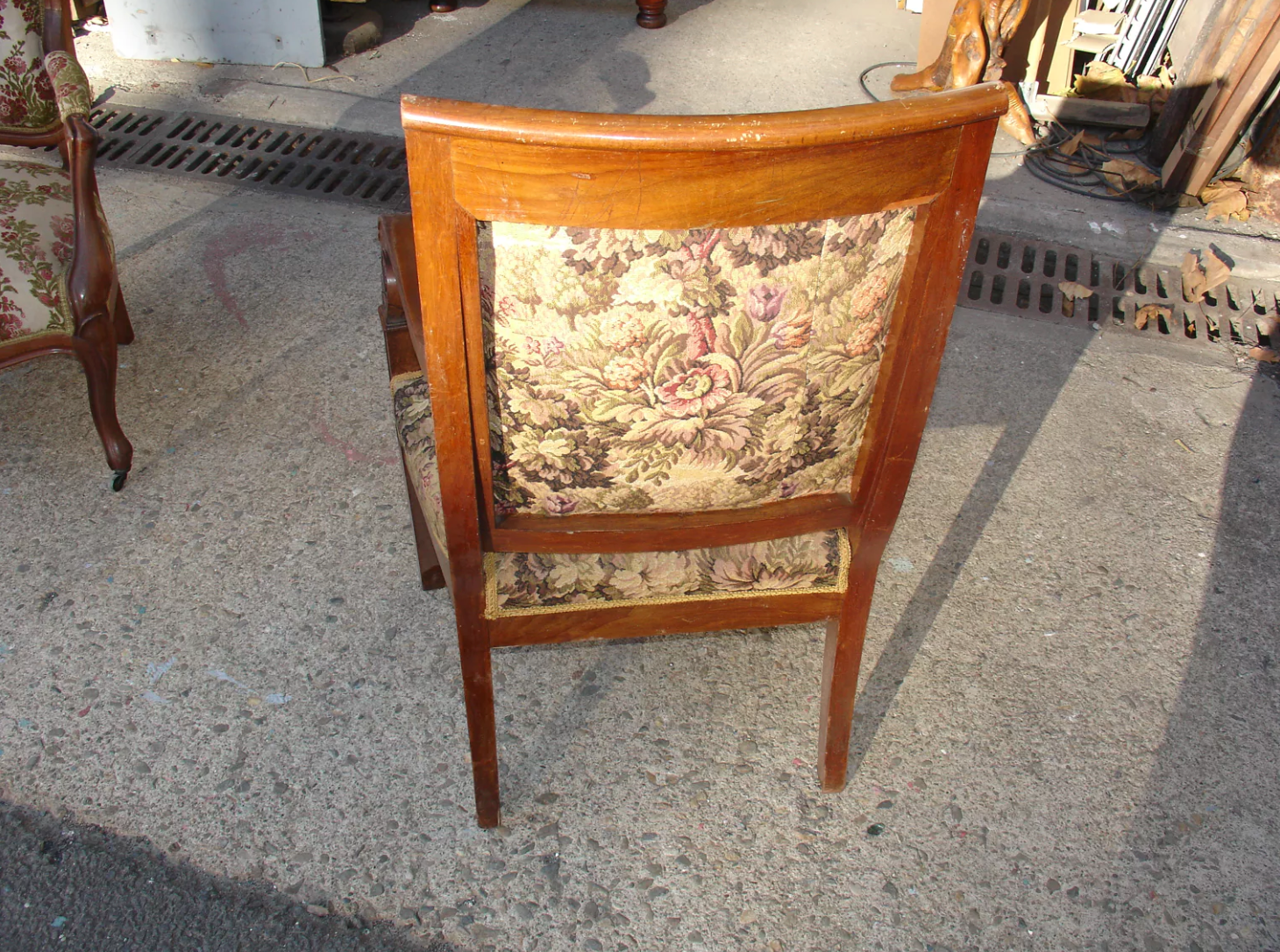 Fauteuil en Noyer Époque Consulat