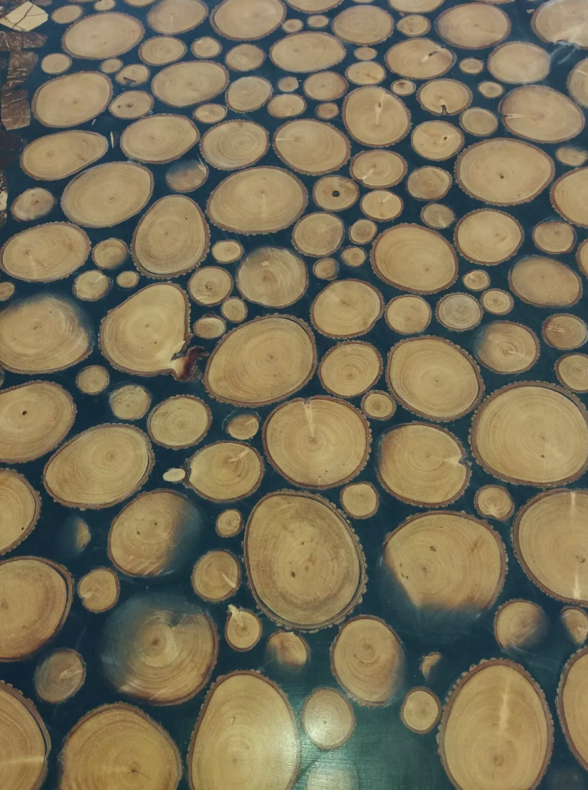 Table en Marqueterie de Coquille de Noix de Coco