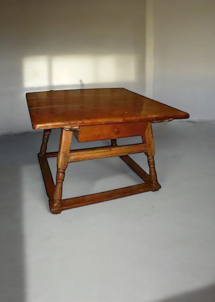 Table Cévenole époque XVIII siècle en cerisier et chataignier massif