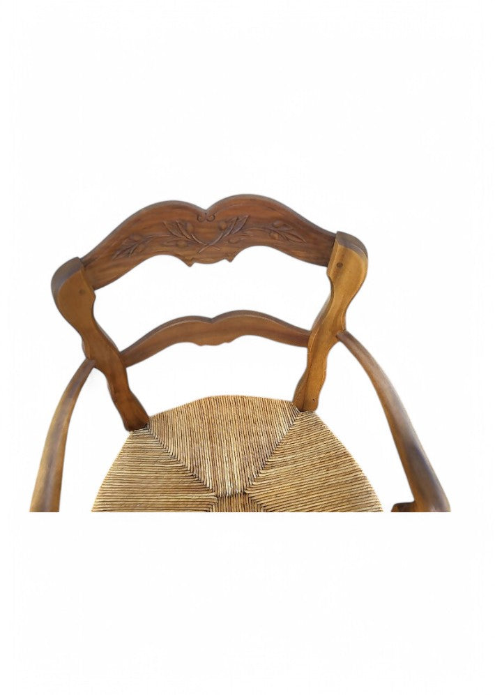 Fauteuil provençal en noyer paillé