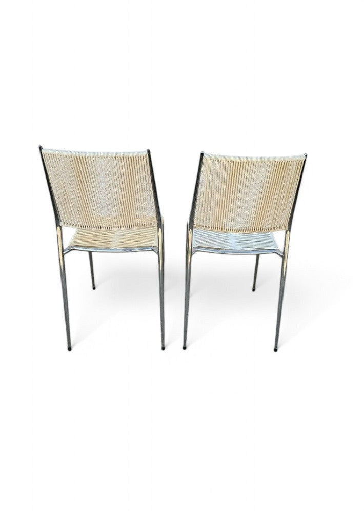 Paire de chaises scoubidou blanches et chromées 1960