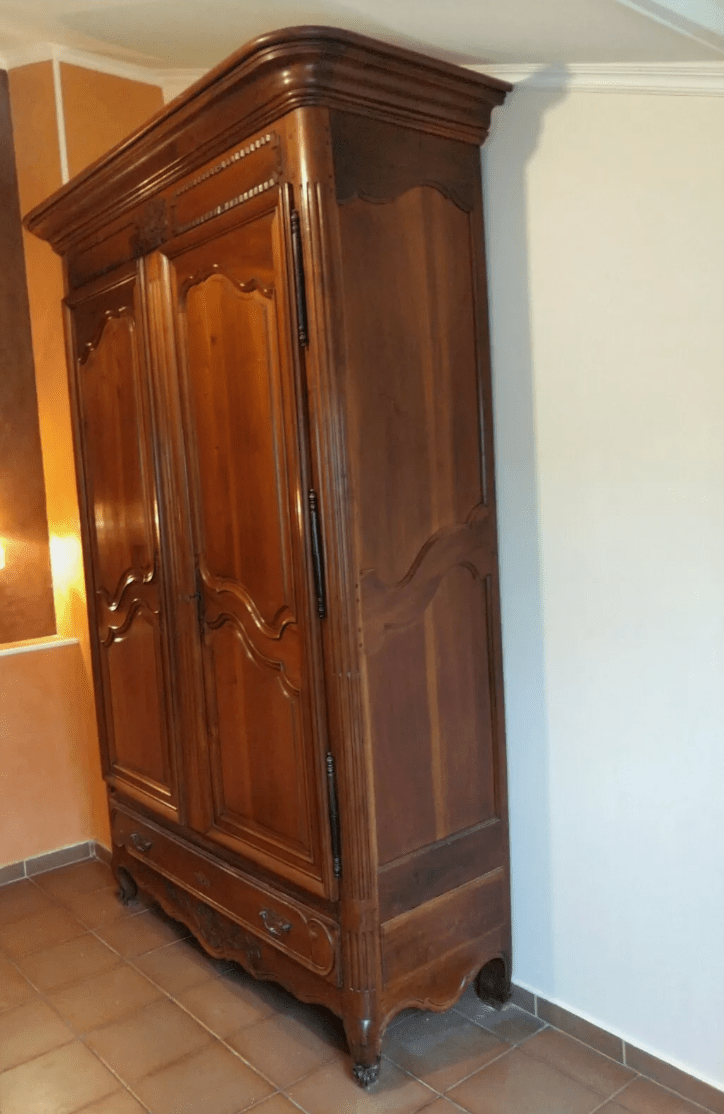 Armoire en noyer massif époque transtion et datant de la fin du XVIII - Ethic Atelier
