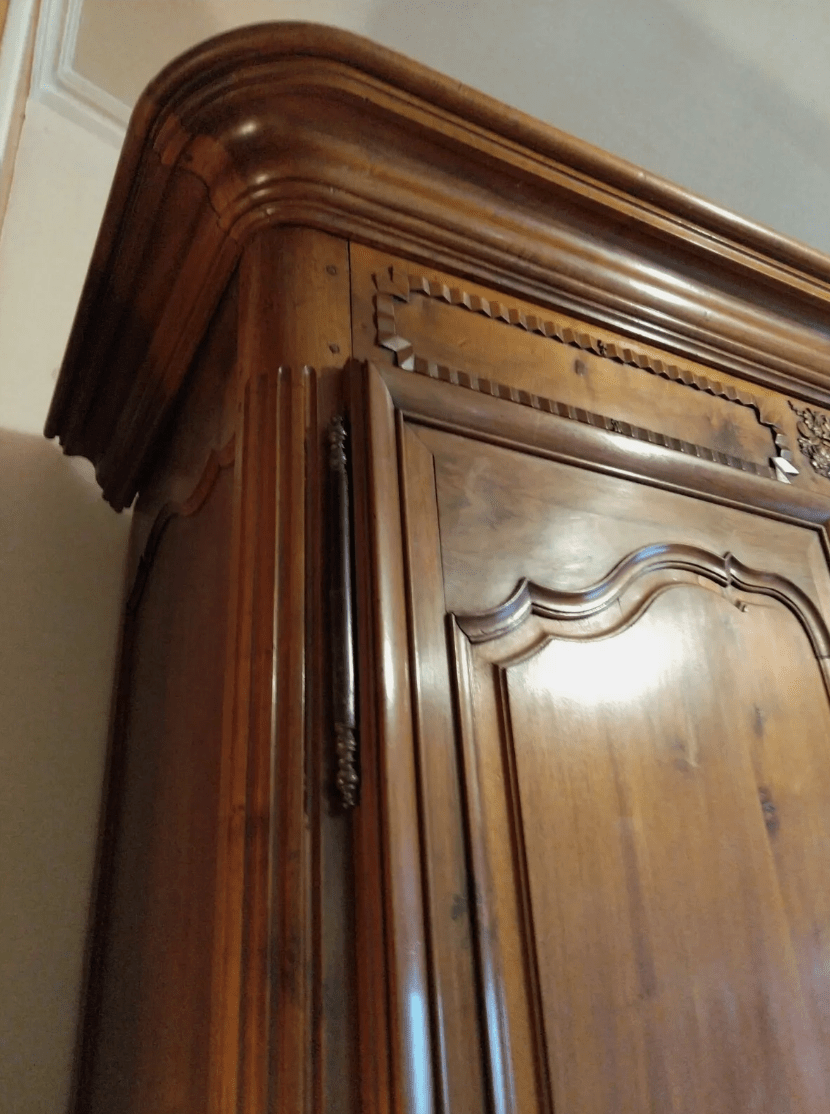 Armoire en noyer massif époque transtion et datant de la fin du XVIII - Ethic Atelier
