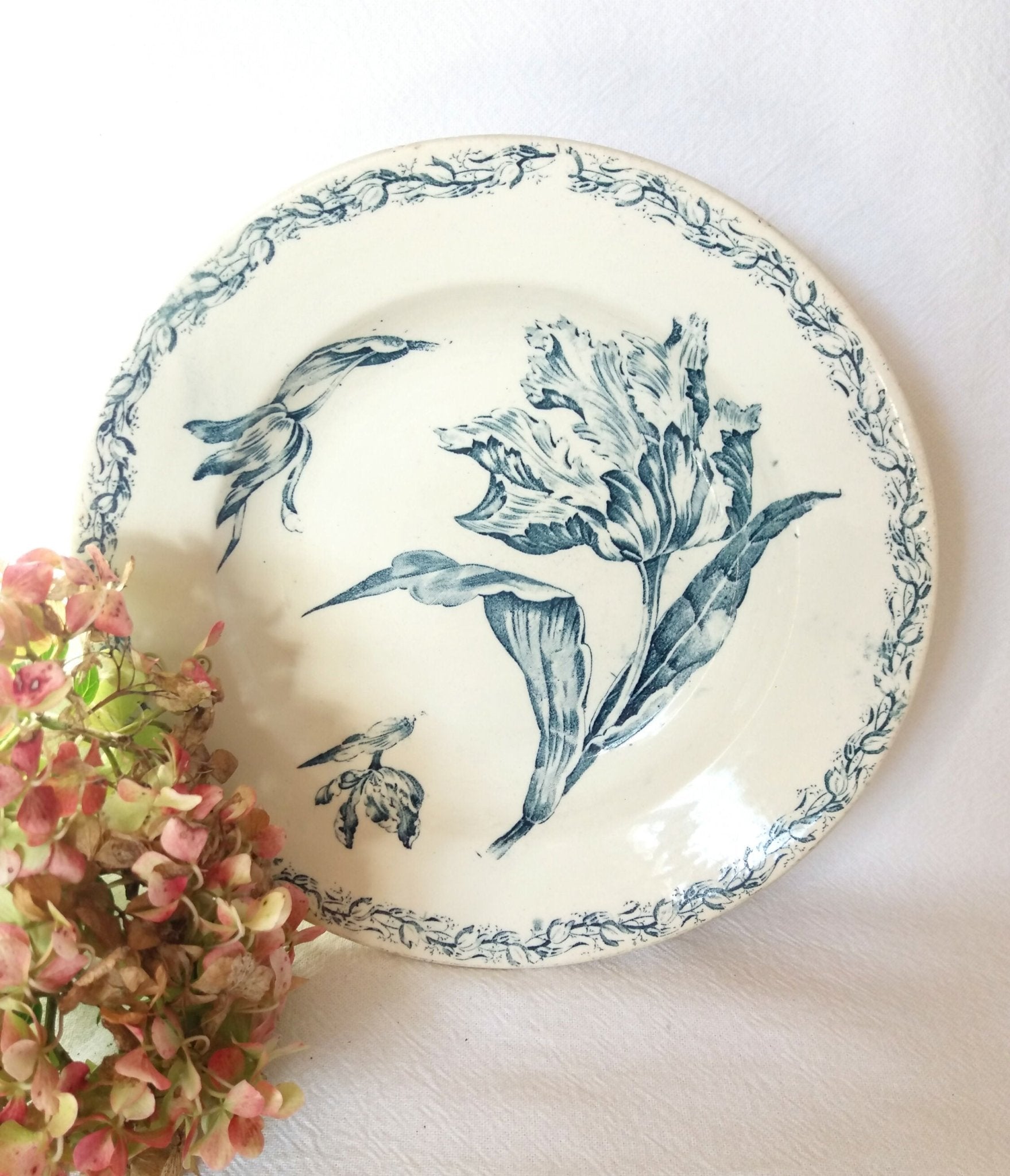 Assiette creuse "Tulipe" KG Lunéville bleue - Fin XIXe - Ethic Atelier