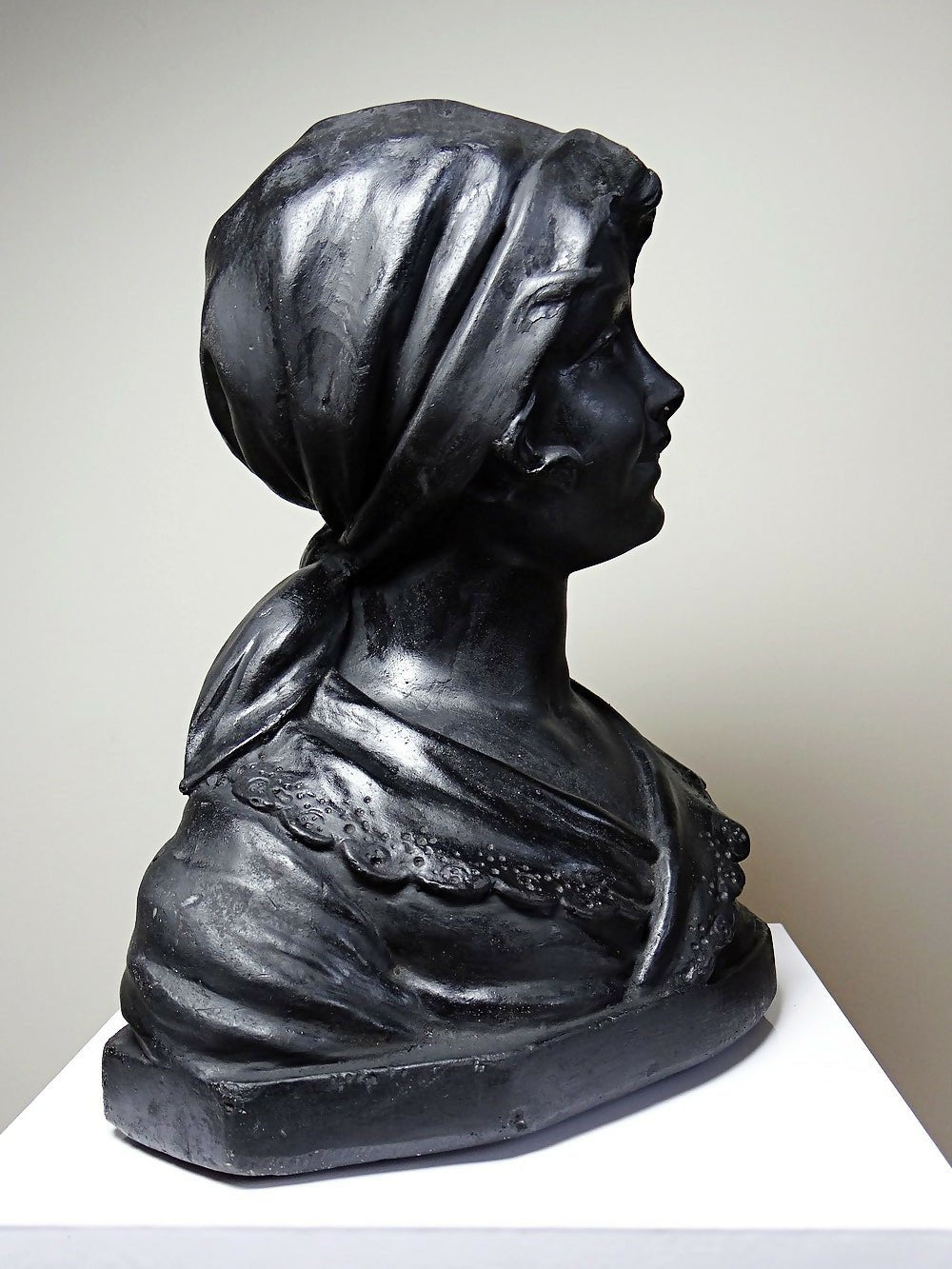 Buste de jeune femme en plâtre 1900 - 1930 monochrome Citti & Frère - Ethic Atelier