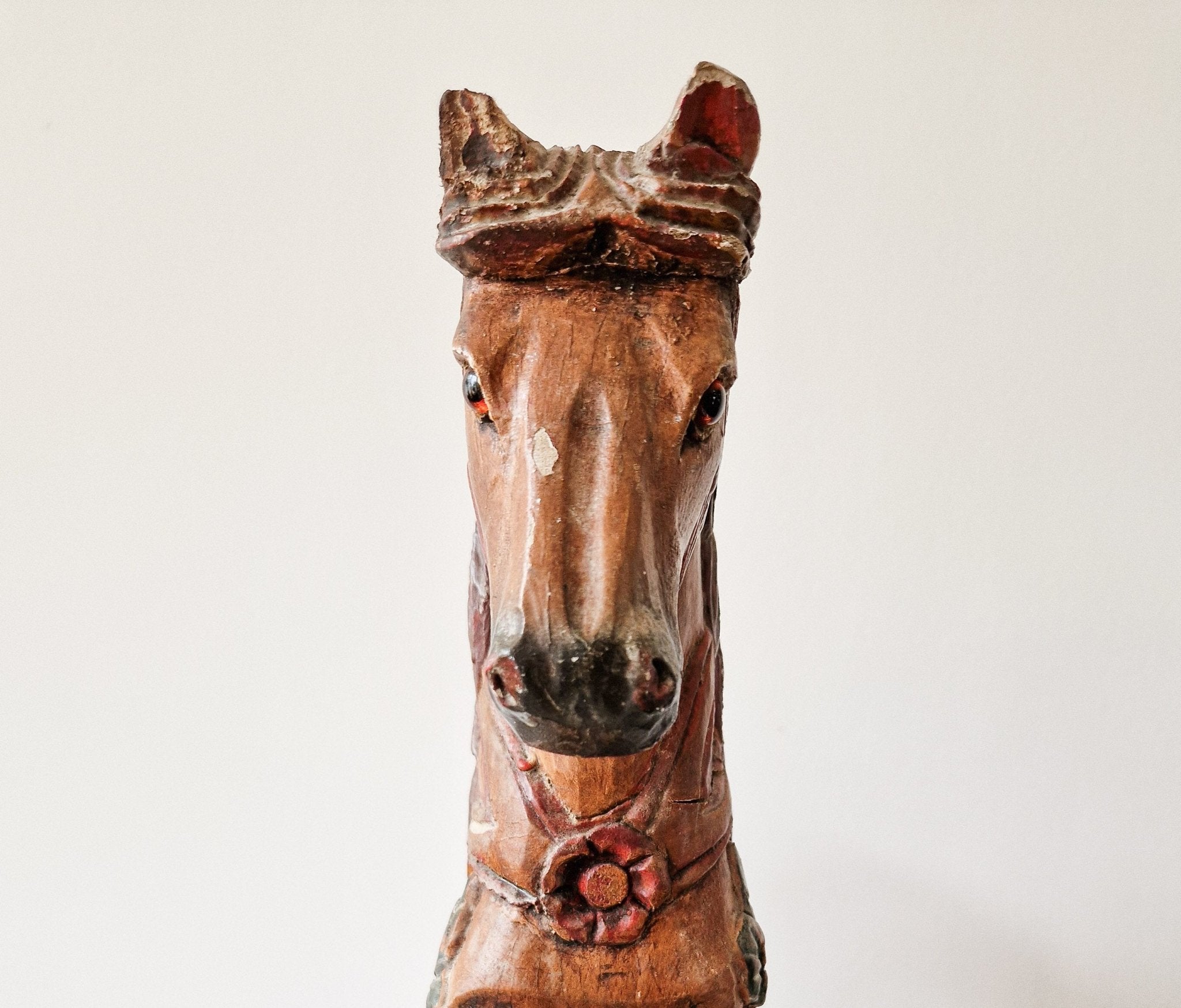 Cheval en bois ancien 1900 en bois polychrome, cheval carrousel jouet - Ethic Atelier