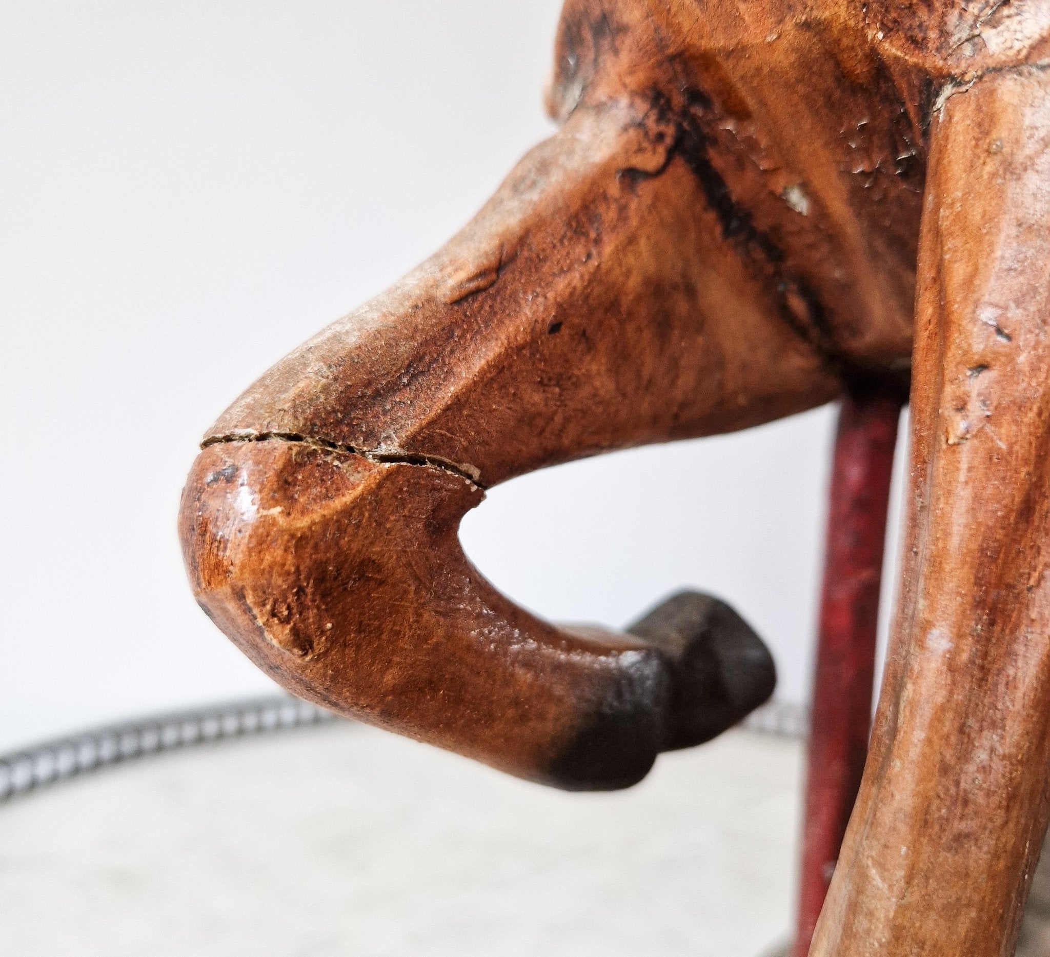 Cheval en bois ancien 1900 en bois polychrome, cheval carrousel jouet - Ethic Atelier